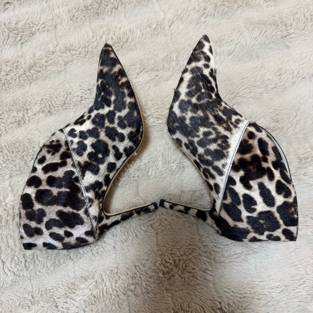 NWOB Boden Alexis Snow Leopard Calfhair Leather Bootie Heels Size 38 US Size 8